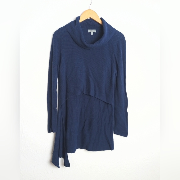 Neiman Marcus Navy Turtleneck Sweater Size M - Picture 1 of 4
